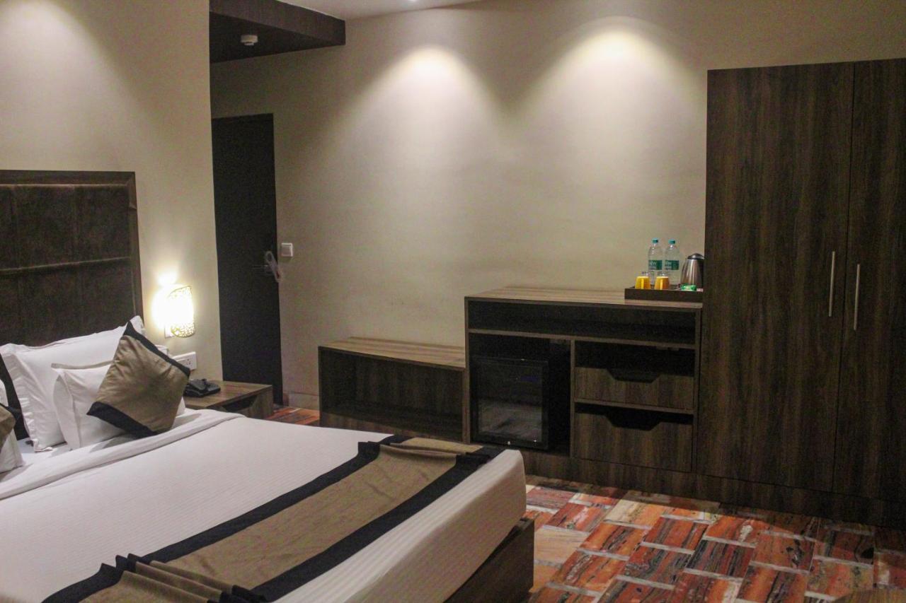 I-Towne' - A Unit Of Hotel Shivam International Deoghar Buitenkant foto
