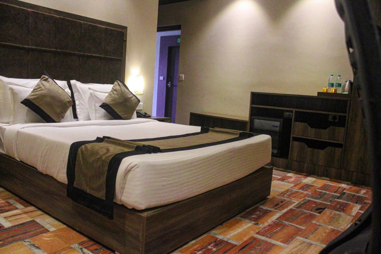 I-Towne' - A Unit Of Hotel Shivam International Deoghar Buitenkant foto